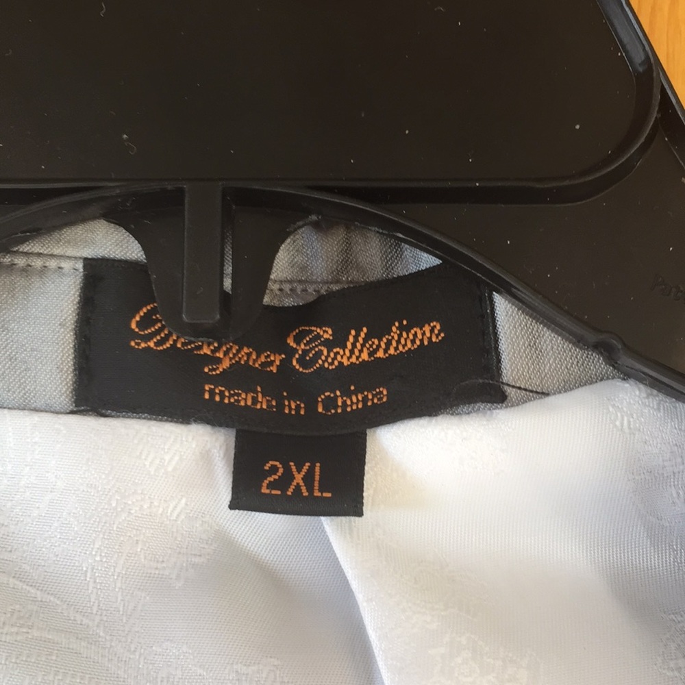 Suit - Picture 4 of 6